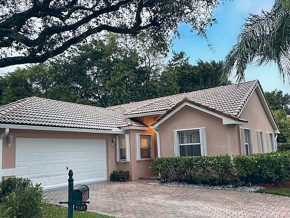 2nd image of 5385 Grande Palm Circle