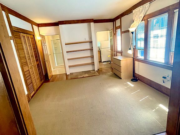 Studio Apt.Interior
view from the Entrance