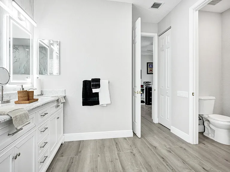 304 NW Bayside Ct — Photo 42