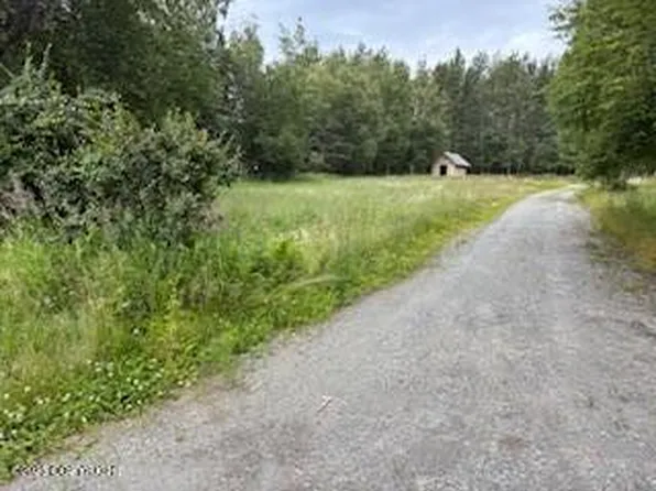 2265 E Grizzly Bear Dr, Wasilla, AK 99654