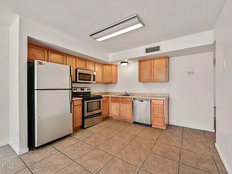 6166 E Glencove St #1 — Photo 4
