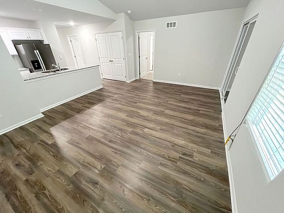 4th image of 6913 College Ave