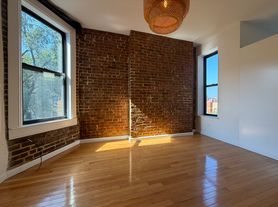 12 W 104th St