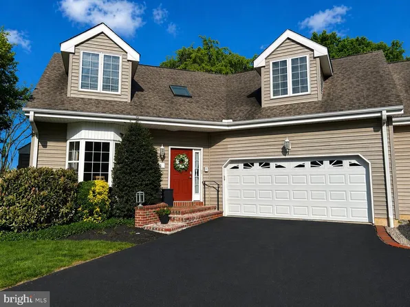 9 Graystone Dr, Chadds Ford, PA 19317