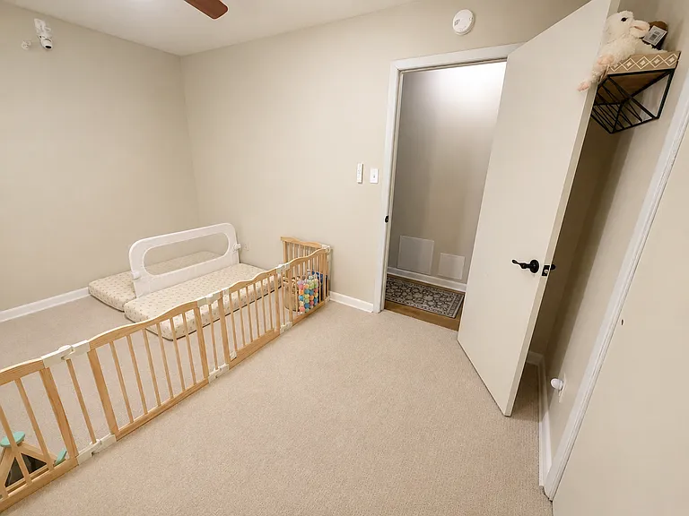921 Bowling Green Trl — Photo 17