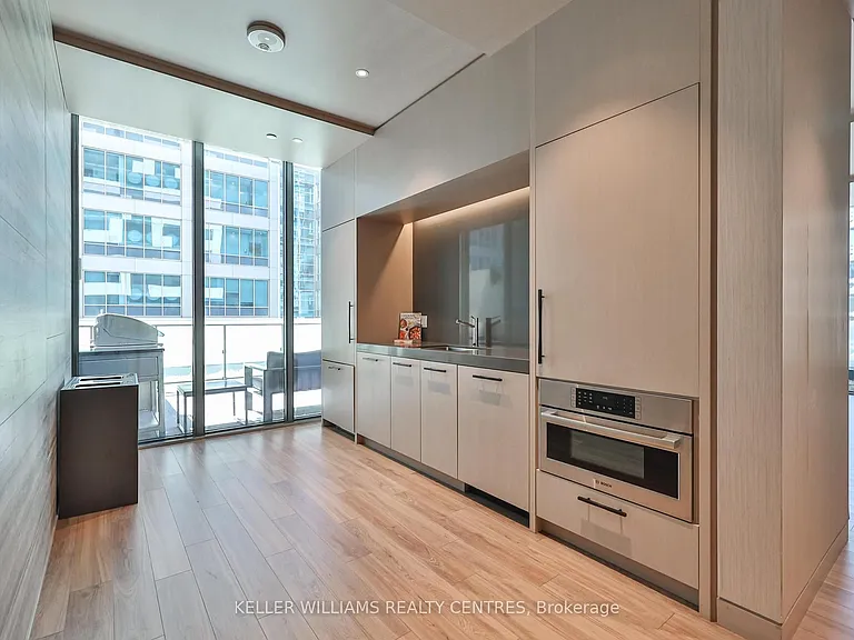 25 Richmond St E #704 — Photo 45