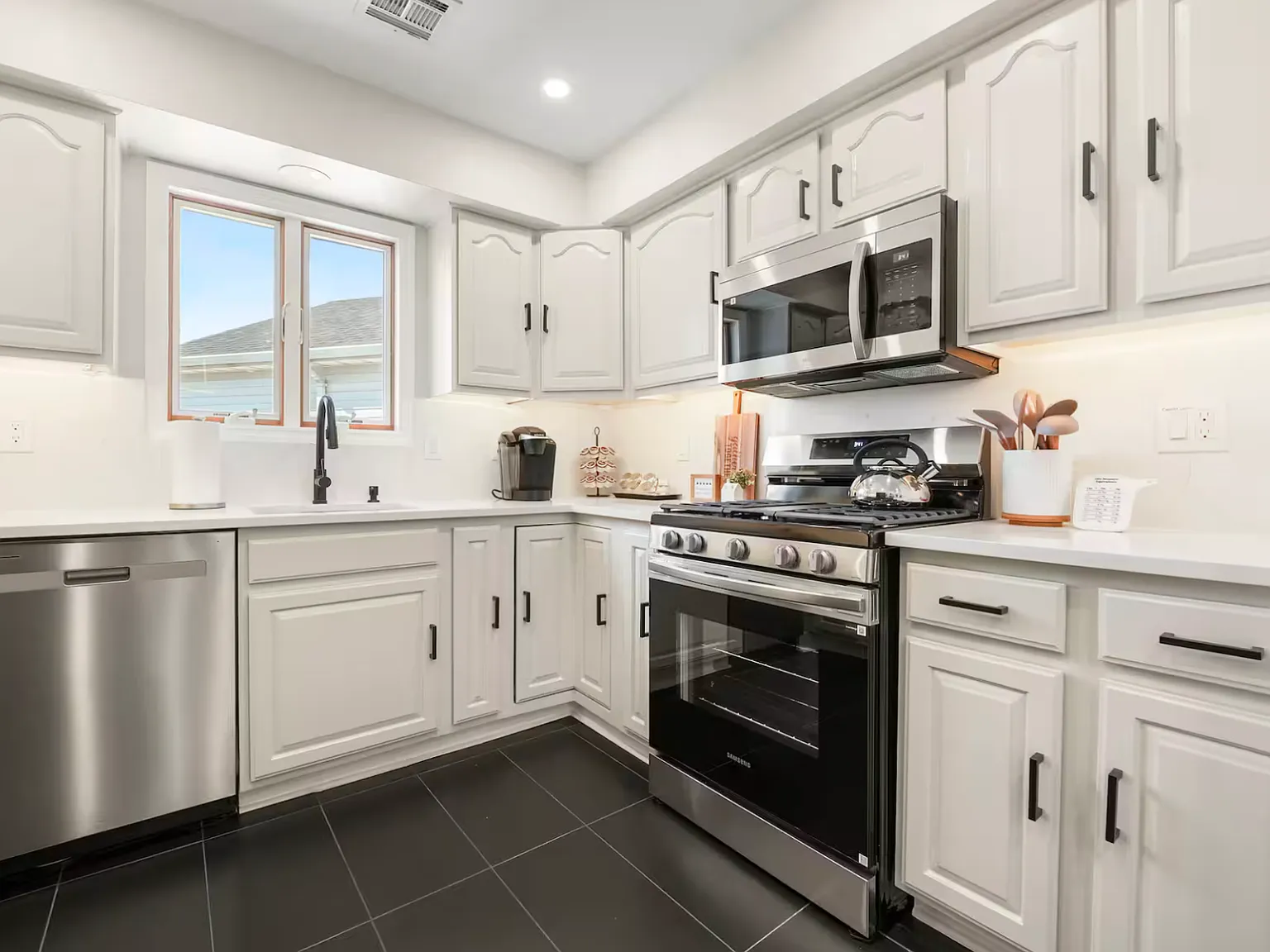2 bed, 1000 sqft, $2,800 — Photo 4
