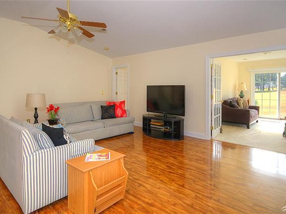 2nd image of 5045 Glen Cove Dr