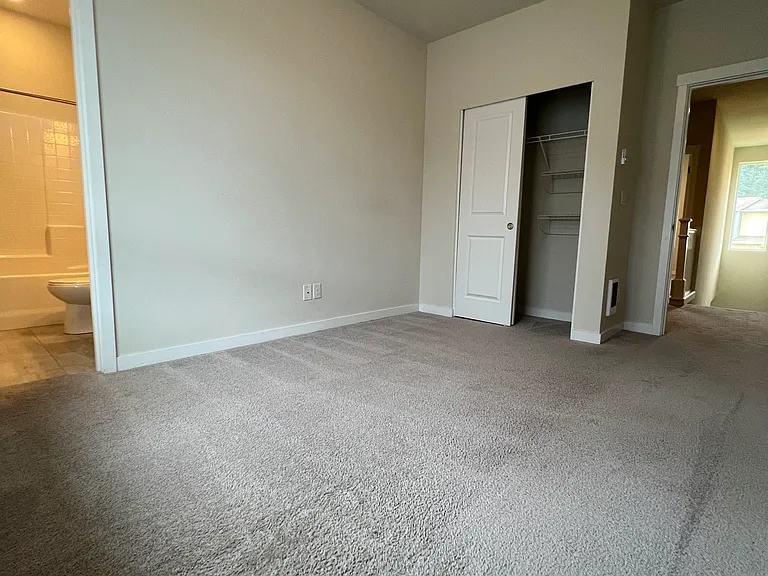 14652 36th Ct NE — Photo 14