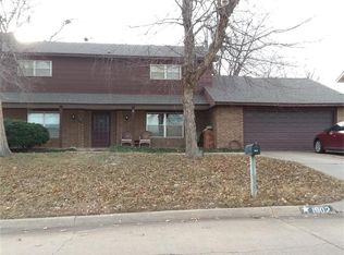 1902 Country Club Dr, Enid, OK 73703