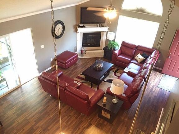 2nd image of 1326 Amberlea Dr E