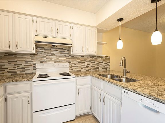 5th image of 5626 Preston Oaks Rd APT 3A