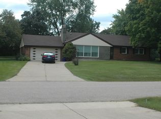 17715 Evergreen Ct, Brookfield, WI 53045