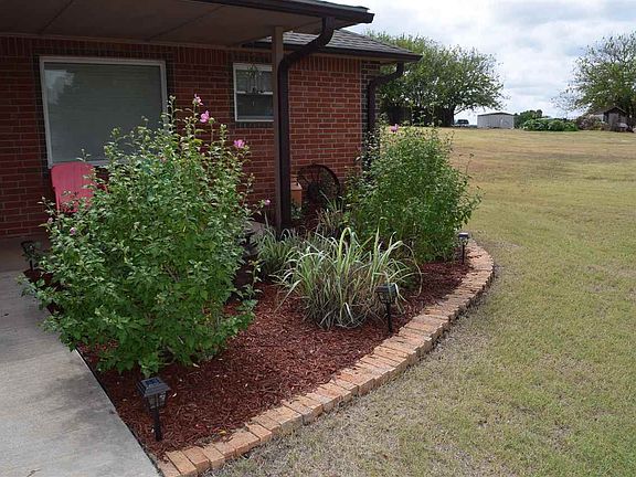 3rd image of 3226 Hillcrest Dr