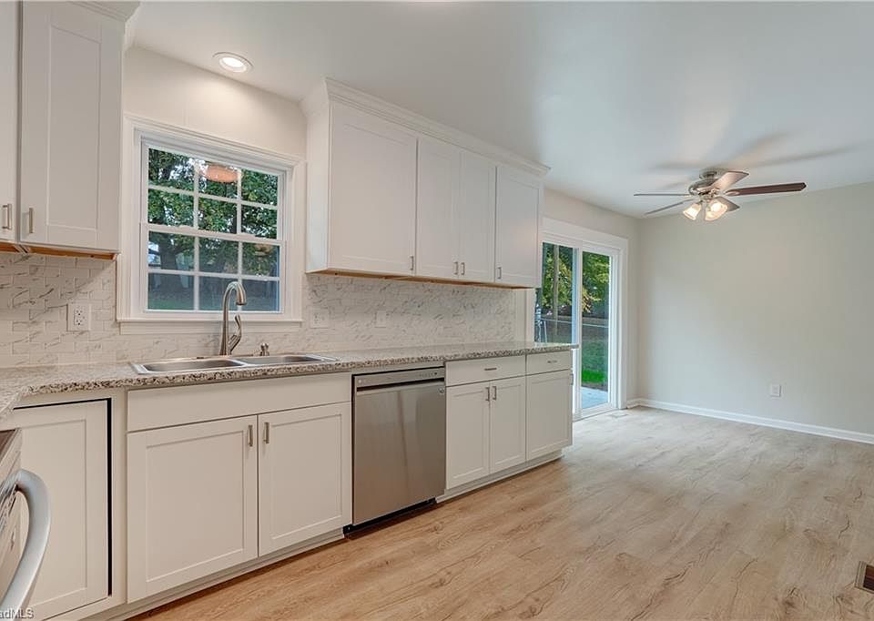 1st image of 318 Sunset Dr