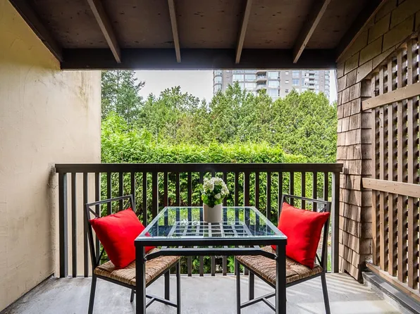9857 Manchester Dr #506, Burnaby, BC V3N 4P5