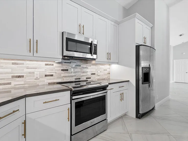 15575 Woodmar Ct — Photo 14