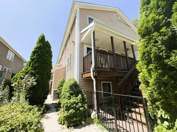 18 Calef St, Cranston, RI 02920