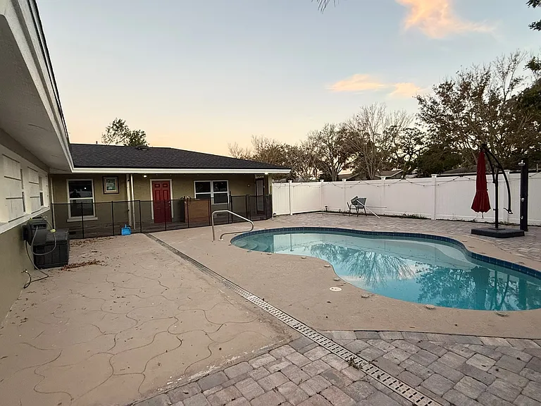 2505 Forest Pkwy S — Photo 4