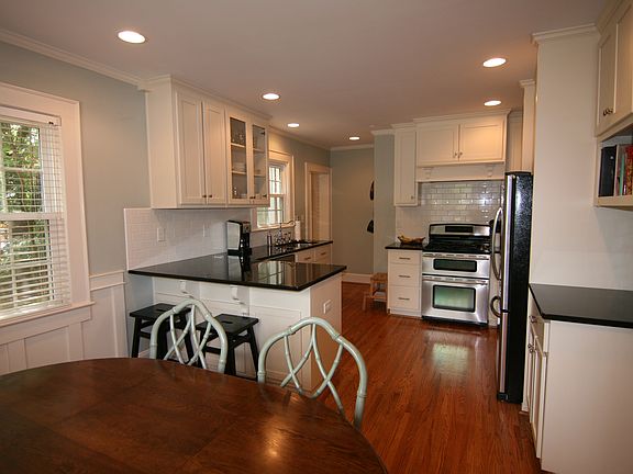 5th image of 2620 Shenandoah Ave