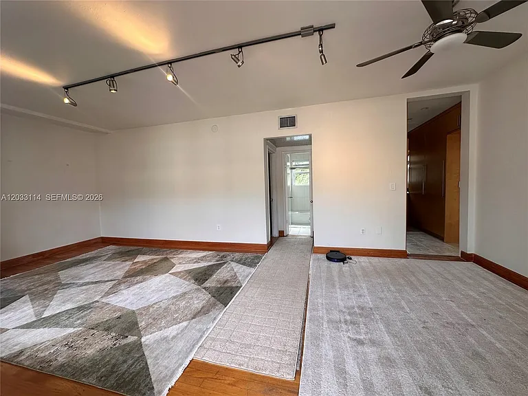 1100 Venetian Way #2B — Photo 9