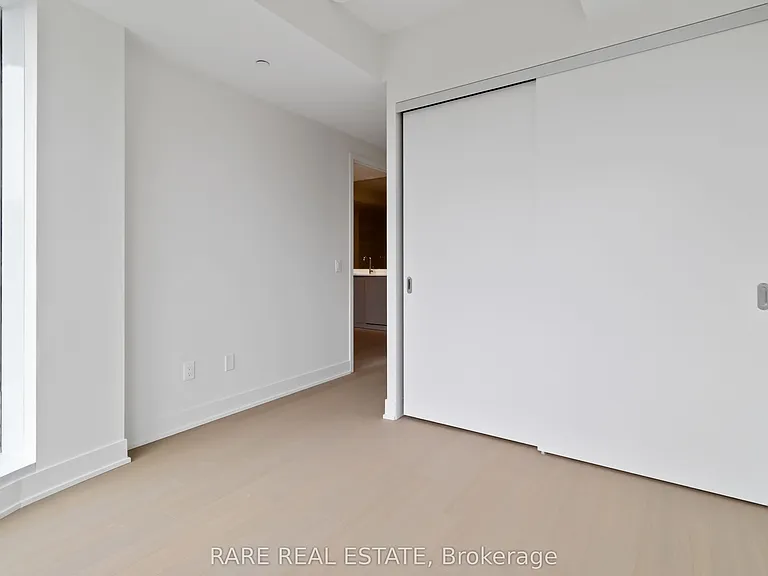 322 Dupont St #305 — Photo 9