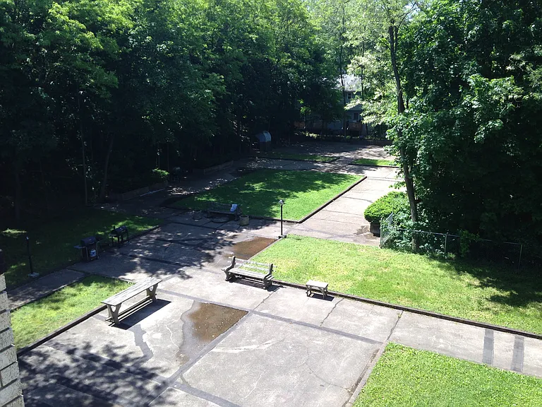 Windsor Oaks Apartments of New Haven, CT — Photo 11