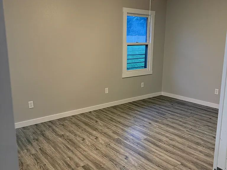 W Greenwood St — Photo 8