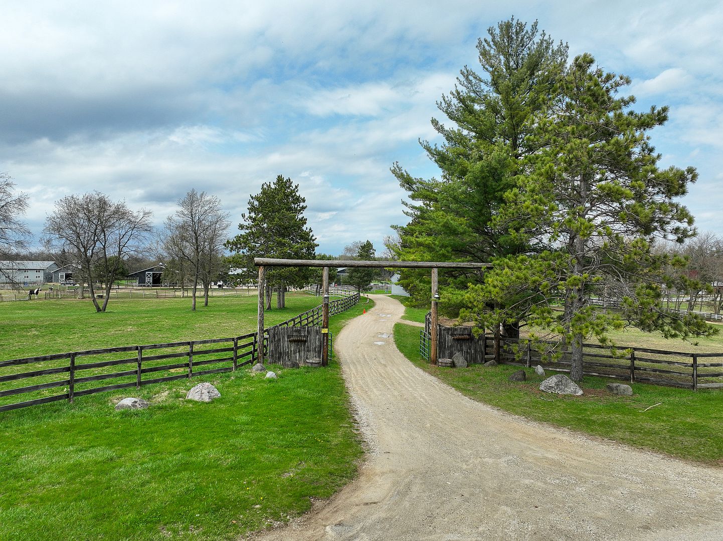 8206 Bull Valley Rd, Bull Valley, IL 60098 | MLS #12325545 | Zillow