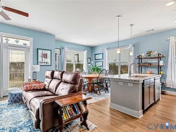 10520 Stony Bluff Dr #211, Ashland, VA 23005