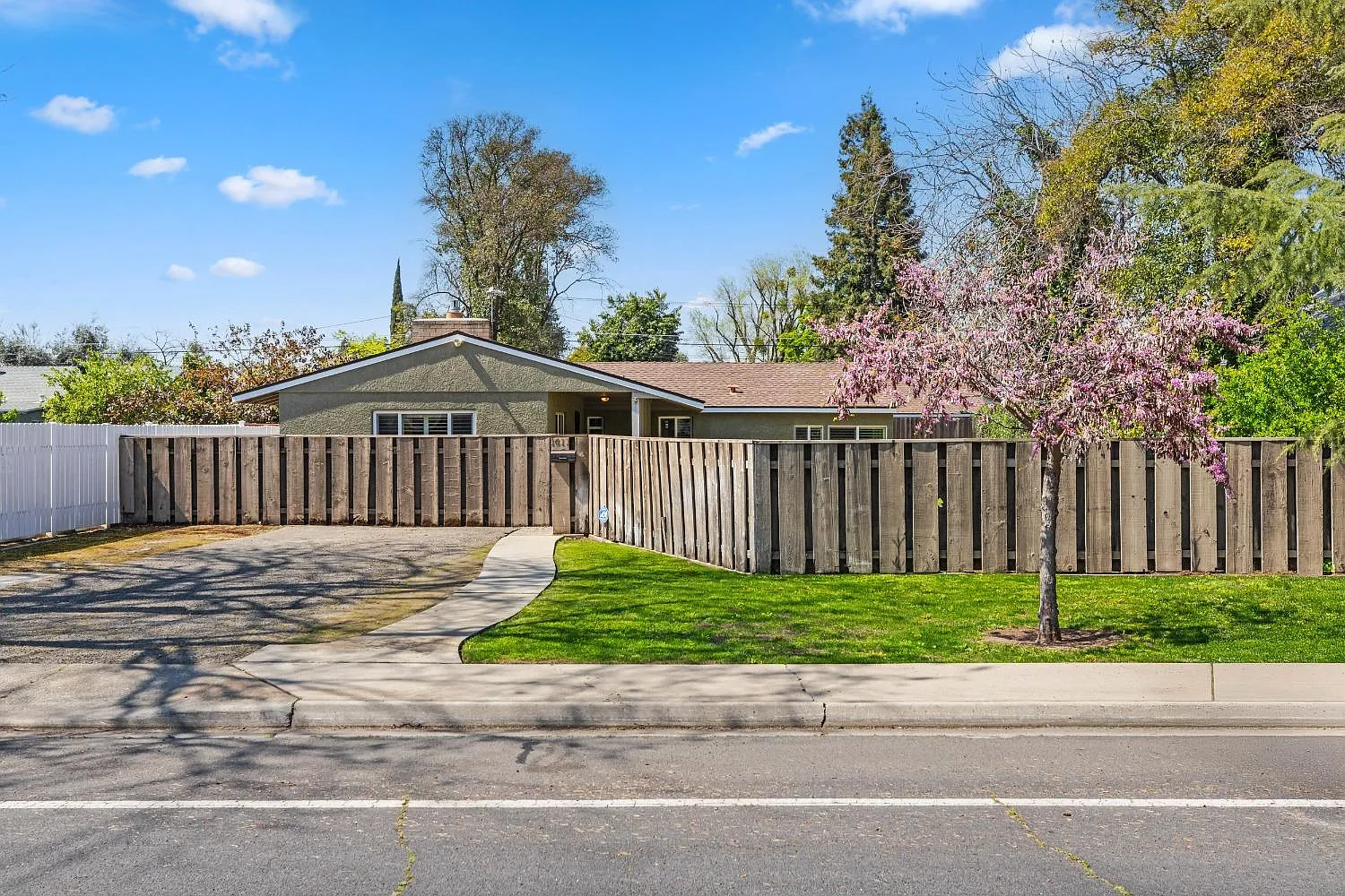 1611 College Ave photo 1