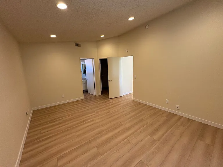 6865 Valley Circle Blvd #8 — Photo 21