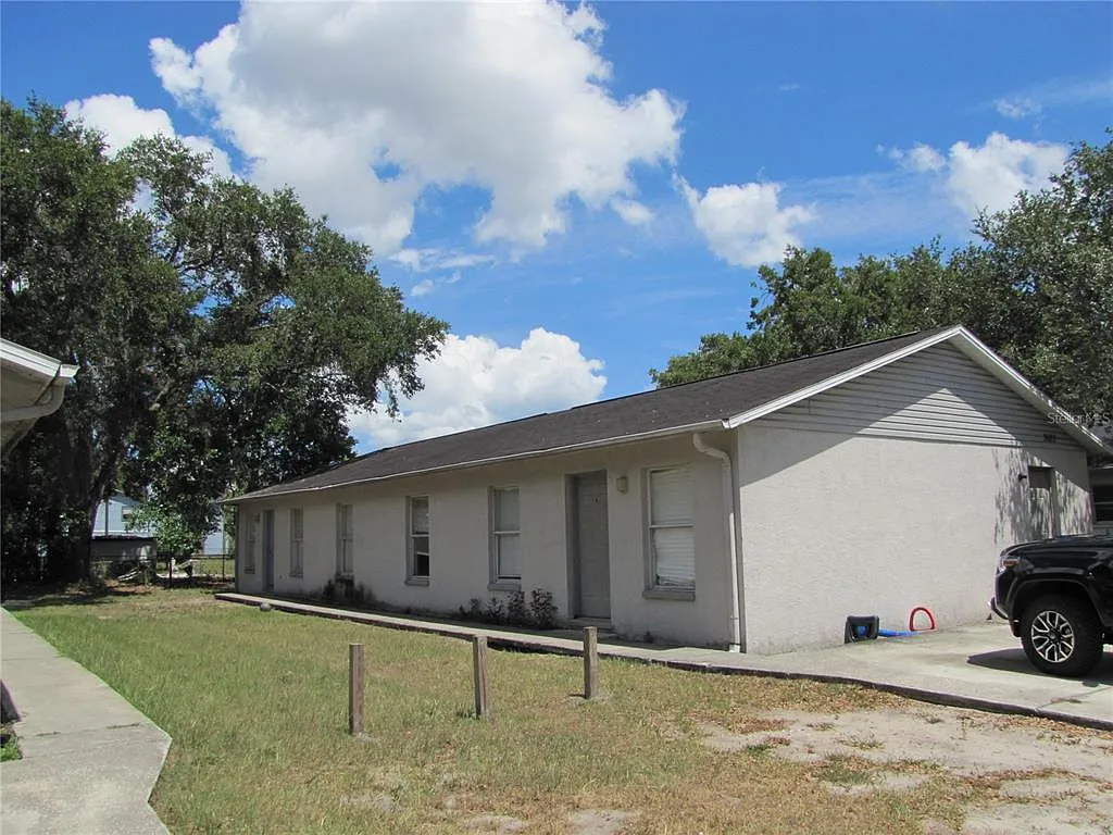 Building Photo - 3603 Temple St #B