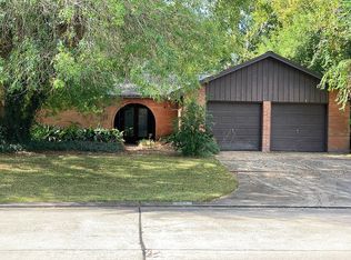 811 Timber Cove Dr, Seabrook, TX 77586