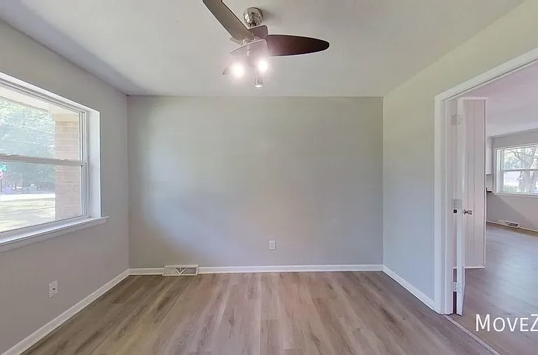 510 Wesley Ave — Photo 8