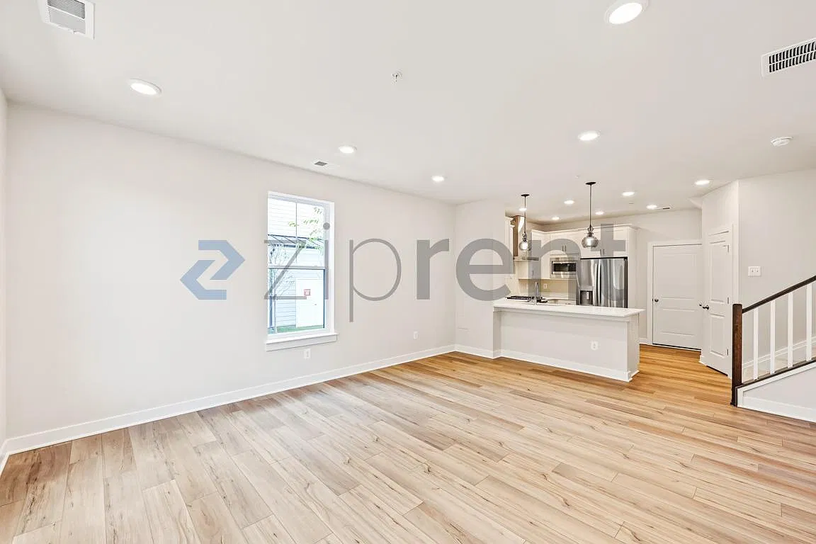 3 bed, 2.5 bath, 2000 sqft, $3,800 — Photo 4