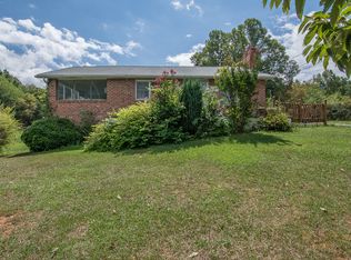111 Stinson Rd, Johnson City, TN 37604