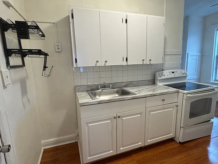457 NE 24th St #12 — Photo 7