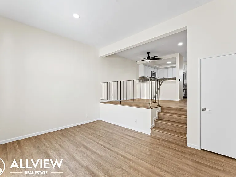 2418 Huntington Street — Photo 1