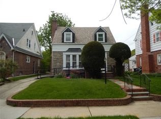 13818 226th St, Springfield Gardens, NY 11413