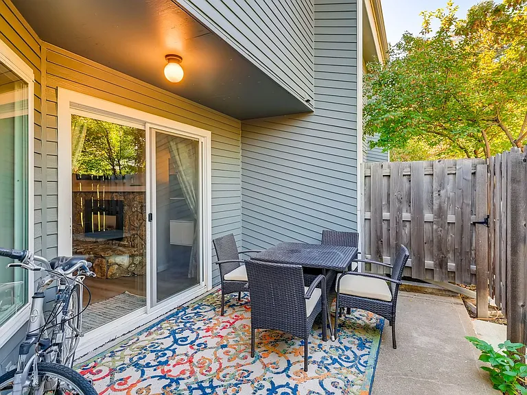 1795 Alpine Ave — Photo 4