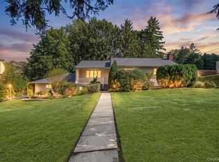 1 Tudor Pl, Hartsdale, NY 10530