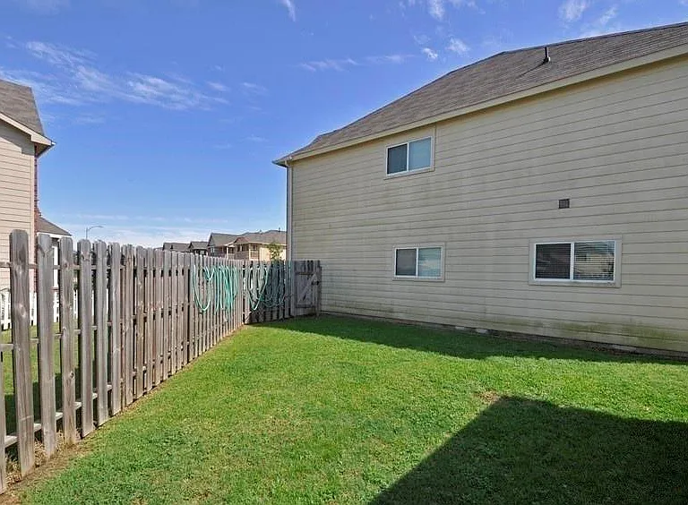 7302 Autumn Sun Dr — Photo 24