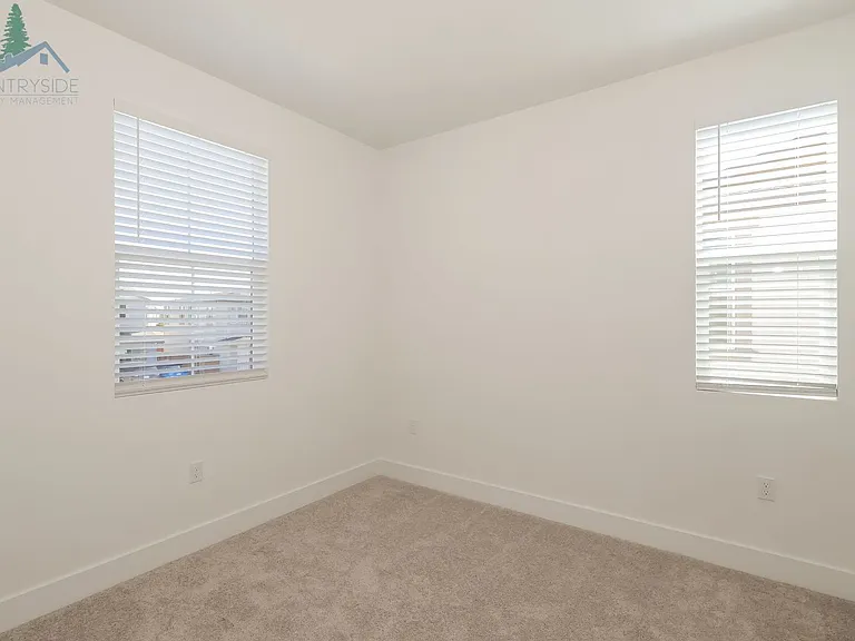 2824 Wrangell St — Photo 13