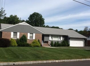 1126 Maple Ct, Mountainside, NJ 07092