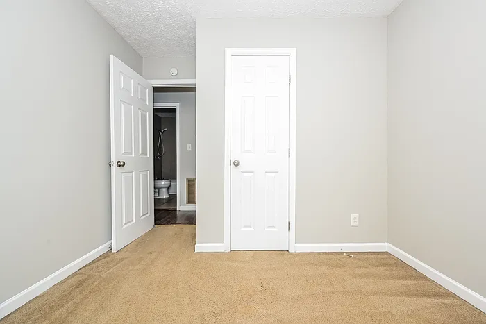 999 Fairview Rd — Photo 11