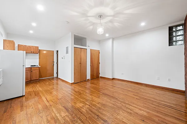 Rented by Douglas Elliman | media 7