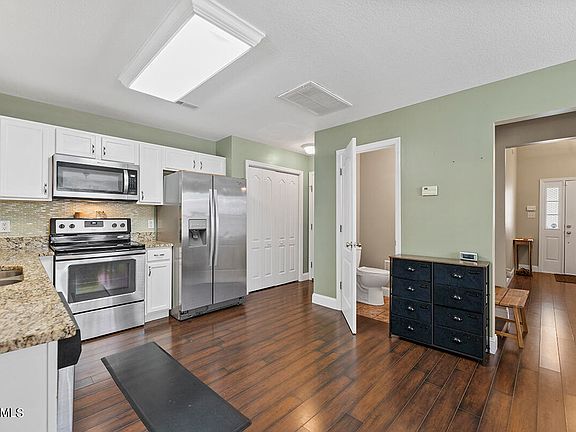 4th image of 6954 La Christa Way