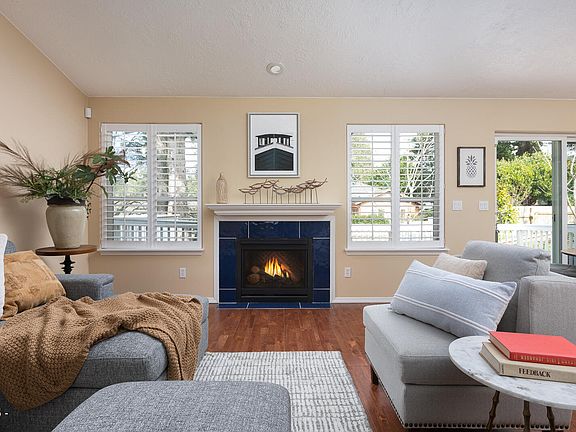 4th image of 2477 NE 55th Ct