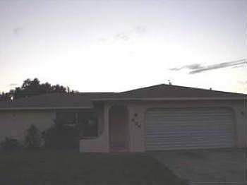 1st image of 634 SE 10th Pl
